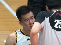 半岛体育-郑祺龙出战19分钟，6中3得到6分6篮板2失误