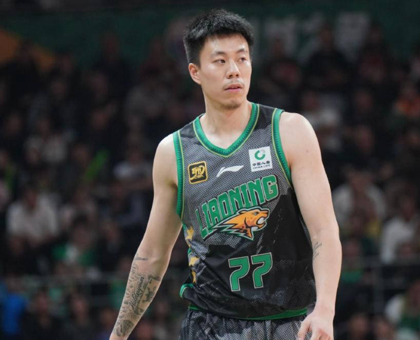 卡尔蒂斯球迷现场助威，球队士气高涨的简单介绍