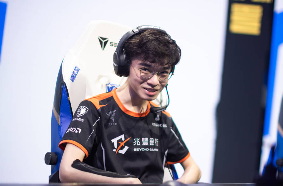 CFO淘汰GAM后，Doggo亲手将其钥匙压碎的简单介绍