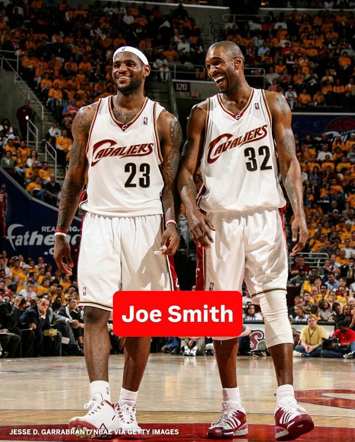 包含艾顿来了!詹姆斯与九位状元同队创NBA历史之最的词条